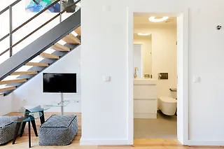 Hello Lisbon Sao Bento Valley Boutique Apartments 4*,